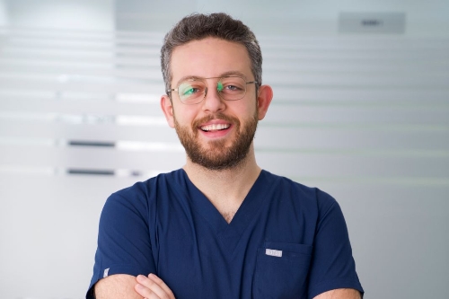 دكتورالاسنان Enes Bekman | Dent Elitium